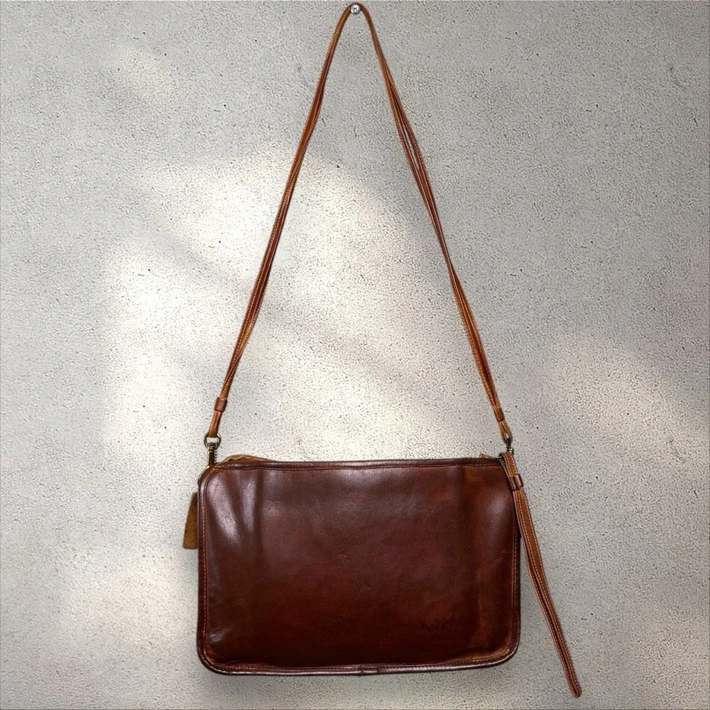 Vtg Coach NYC 5140 Standard Clutch Wristlet Shoulder Bag Pre-1994 British‎ Tan